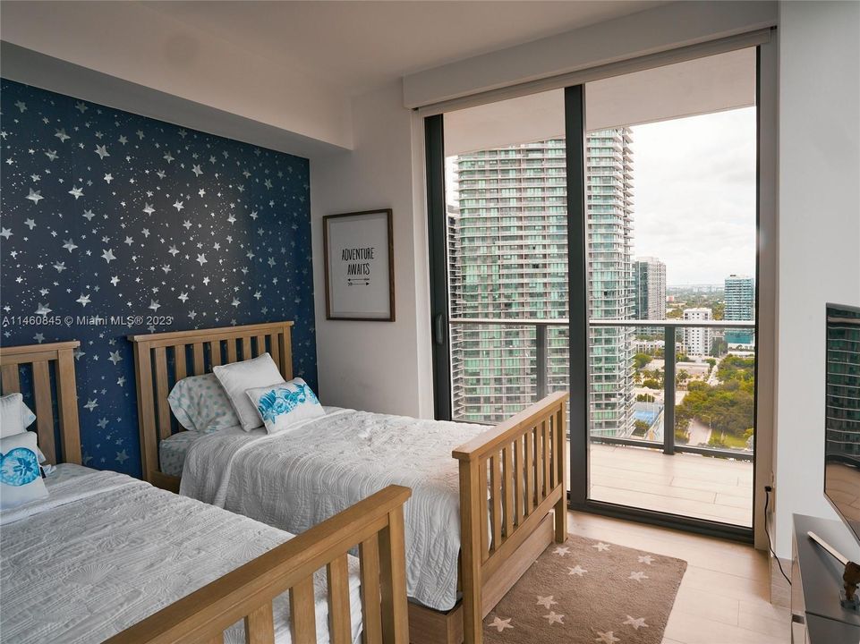 Vendido Recientemente: $1,990,000 (3 camas, 3 baños, 1634 Pies cuadrados)