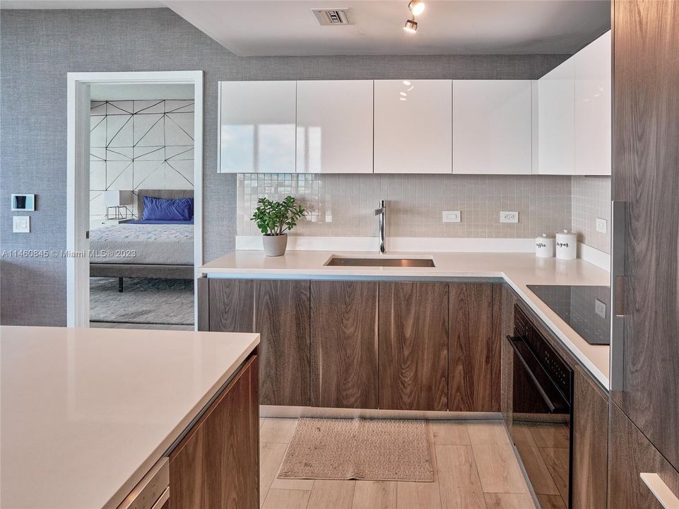 Vendido Recientemente: $1,990,000 (3 camas, 3 baños, 1634 Pies cuadrados)