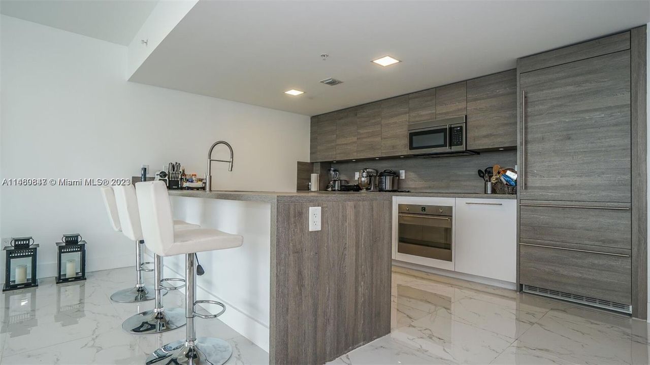 最近租的: $5,799 (3 贝兹, 2 浴室, 1705 平方英尺)