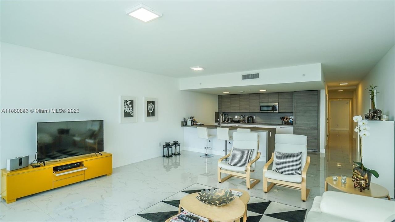 最近租的: $5,799 (3 贝兹, 2 浴室, 1705 平方英尺)