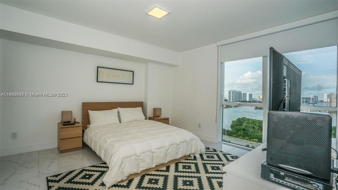 最近租的: $5,799 (3 贝兹, 2 浴室, 1705 平方英尺)