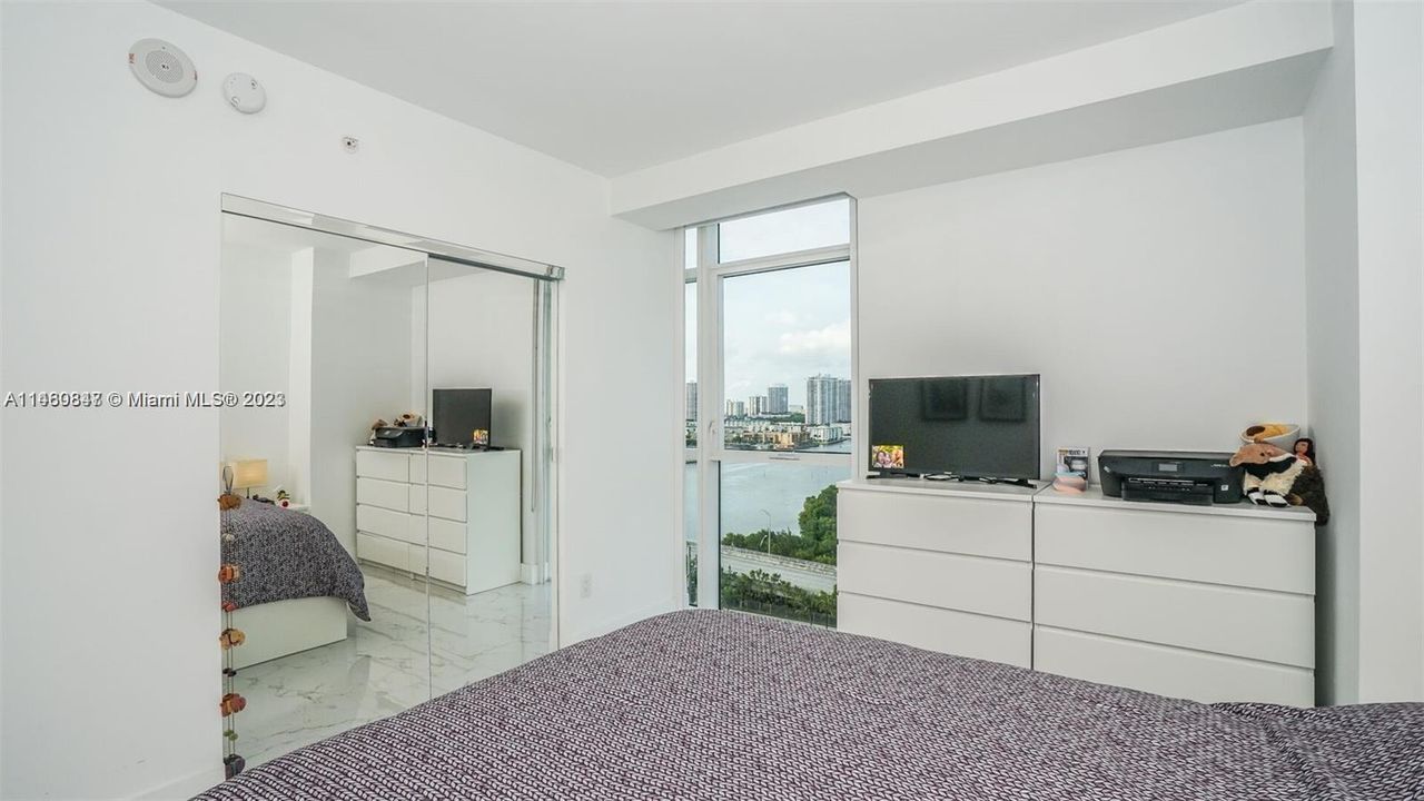 最近租的: $5,799 (3 贝兹, 2 浴室, 1705 平方英尺)