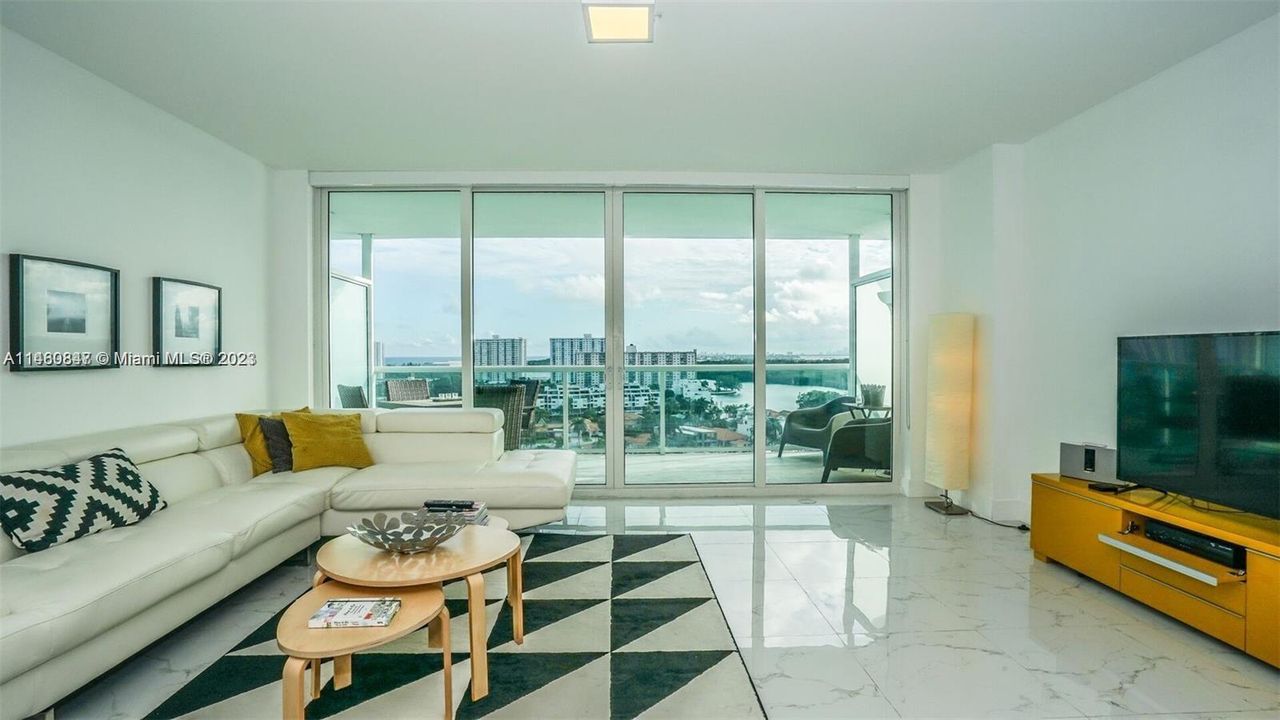 最近租的: $5,799 (3 贝兹, 2 浴室, 1705 平方英尺)