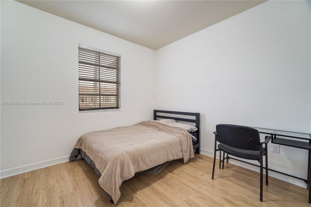 Recently Sold: $315,000 (2 beds, 2 baths, 1224 Square Feet)