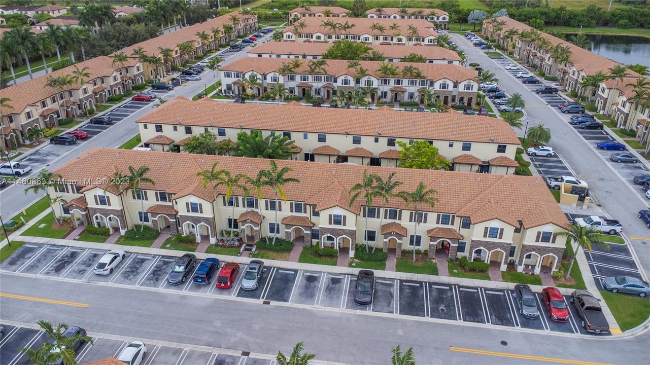 Recently Sold: $315,000 (2 beds, 2 baths, 1224 Square Feet)