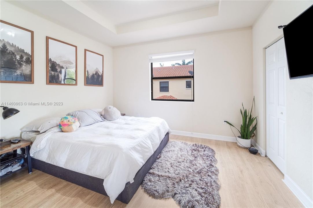 Recently Sold: $315,000 (2 beds, 2 baths, 1224 Square Feet)