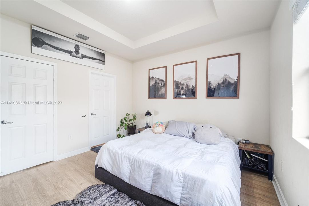 Recently Sold: $315,000 (2 beds, 2 baths, 1224 Square Feet)