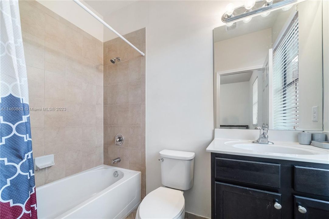 Recently Sold: $315,000 (2 beds, 2 baths, 1224 Square Feet)