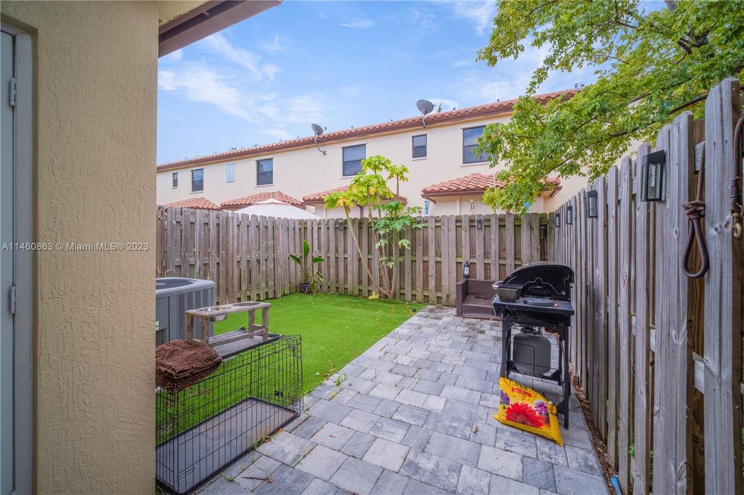 Recently Sold: $315,000 (2 beds, 2 baths, 1224 Square Feet)