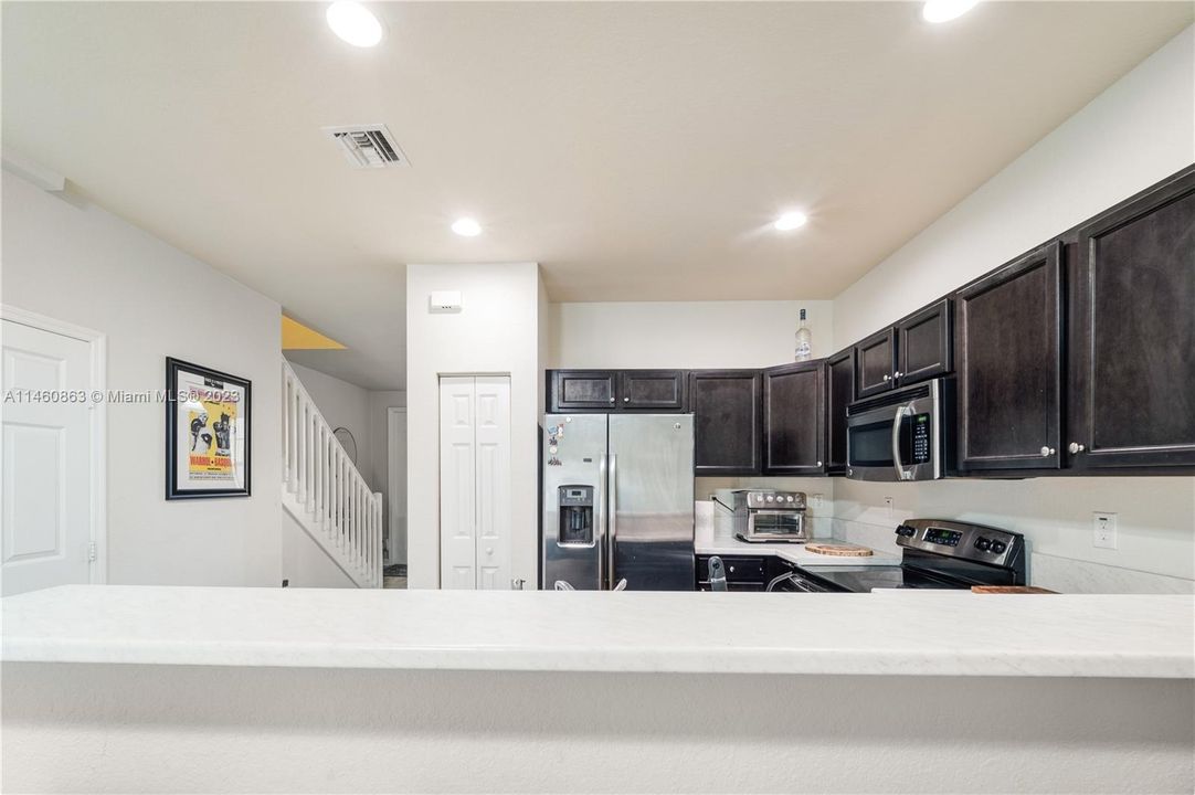 Recently Sold: $315,000 (2 beds, 2 baths, 1224 Square Feet)