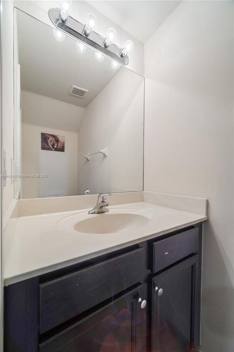 Recently Sold: $315,000 (2 beds, 2 baths, 1224 Square Feet)