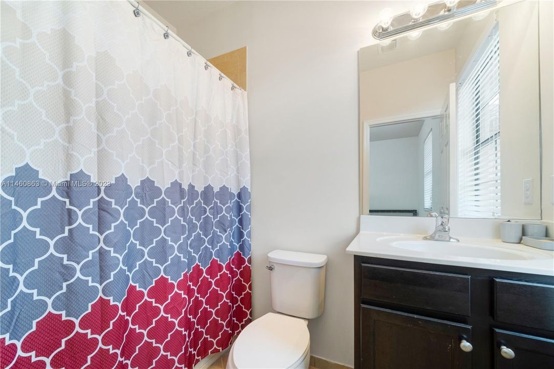 Recently Sold: $315,000 (2 beds, 2 baths, 1224 Square Feet)