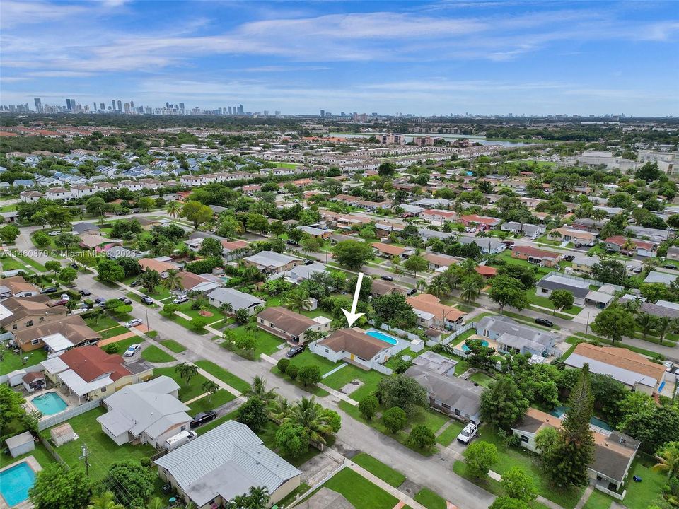 Vendido Recientemente: $529,000 (3 camas, 2 baños, 1309 Pies cuadrados)