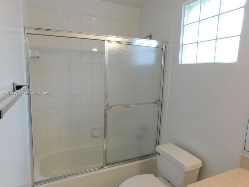 最近租的: $2,900 (4 贝兹, 2 浴室, 1934 平方英尺)