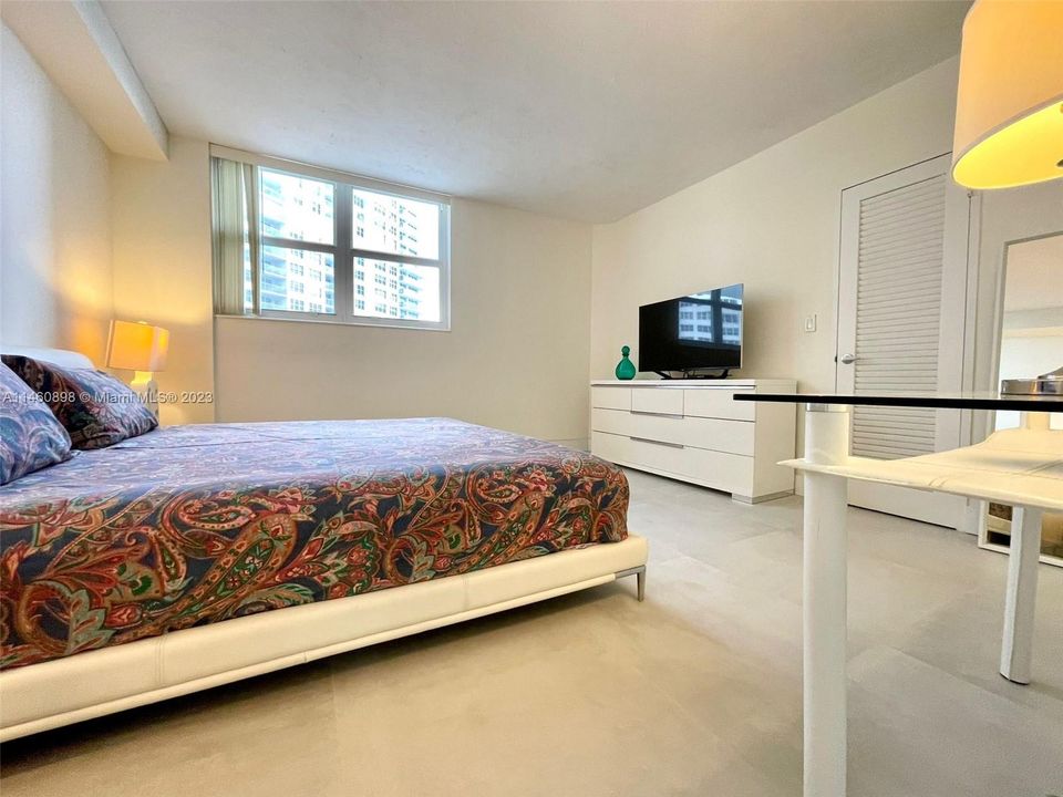 Recently Rented: $2,500 (1 beds, 1 baths, 911 Square Feet)