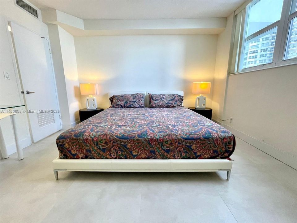 Recently Rented: $2,500 (1 beds, 1 baths, 911 Square Feet)