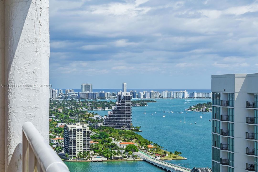 Recently Rented: $3,150 (1 beds, 1 baths, 997 Square Feet)