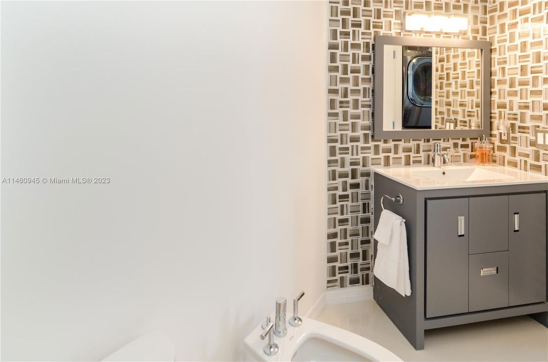 最近租的: $4,900 (2 贝兹, 2 浴室, 1270 平方英尺)