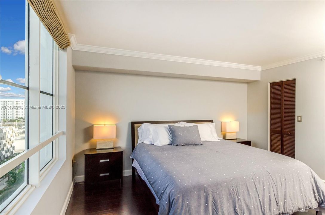 最近租的: $4,900 (2 贝兹, 2 浴室, 1270 平方英尺)