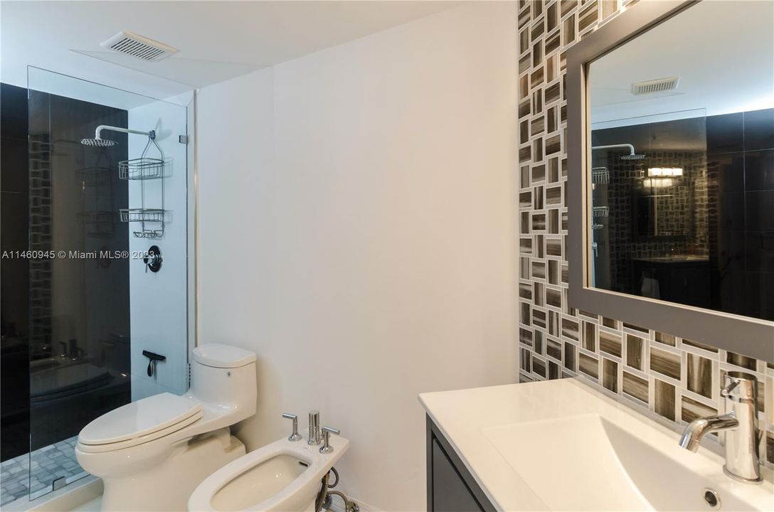 最近租的: $4,900 (2 贝兹, 2 浴室, 1270 平方英尺)