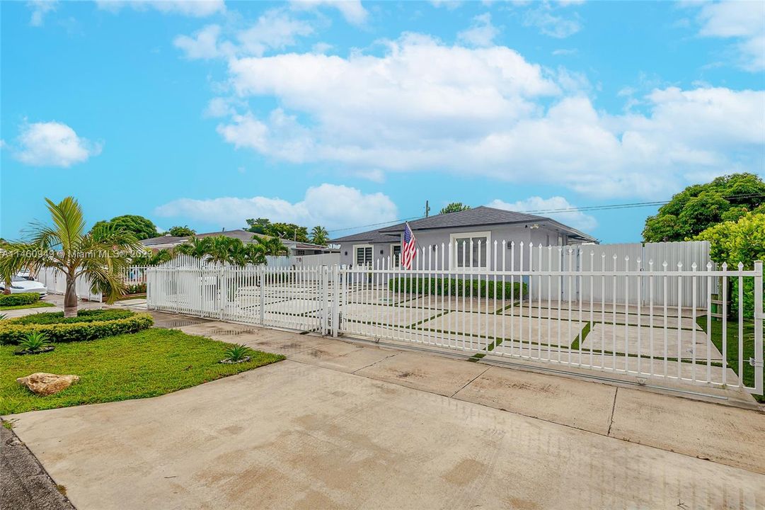 Vendido Recientemente: $569,000 (3 camas, 2 baños, 1444 Pies cuadrados)