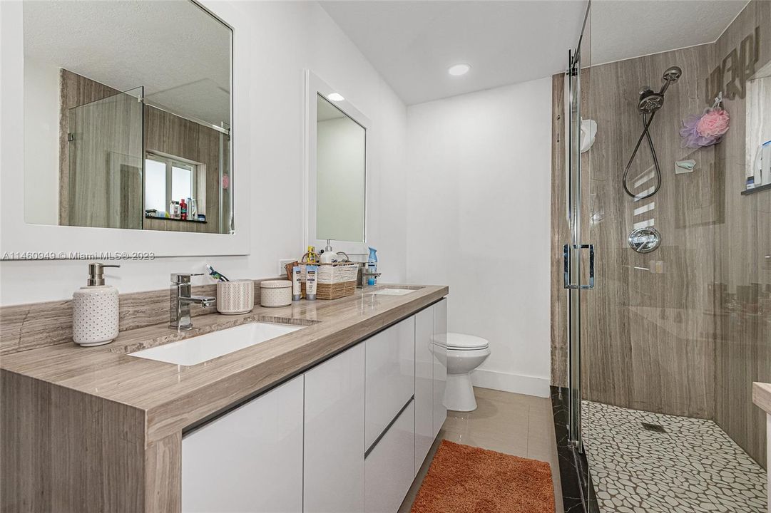 Vendido Recientemente: $569,000 (3 camas, 2 baños, 1444 Pies cuadrados)