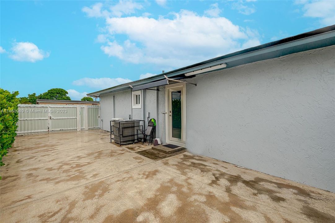 Vendido Recientemente: $569,000 (3 camas, 2 baños, 1444 Pies cuadrados)