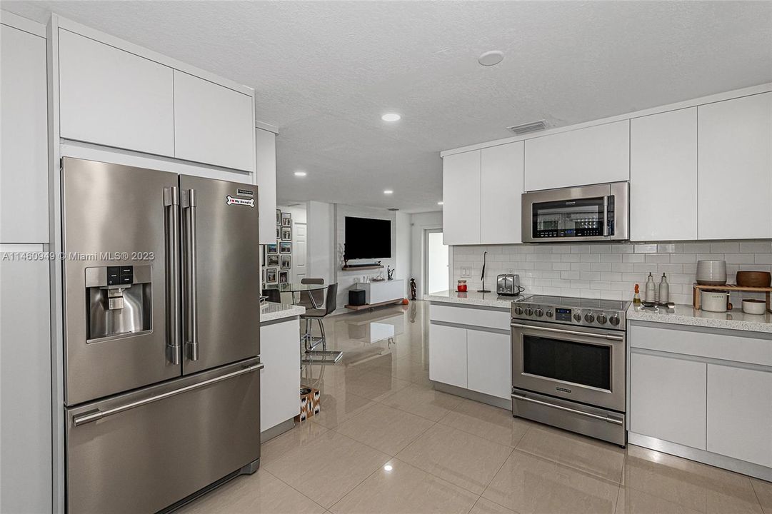 Vendido Recientemente: $569,000 (3 camas, 2 baños, 1444 Pies cuadrados)