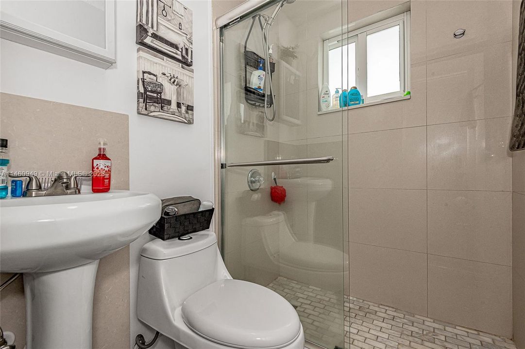 Vendido Recientemente: $569,000 (3 camas, 2 baños, 1444 Pies cuadrados)