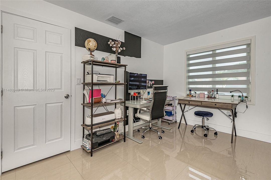 Vendido Recientemente: $569,000 (3 camas, 2 baños, 1444 Pies cuadrados)