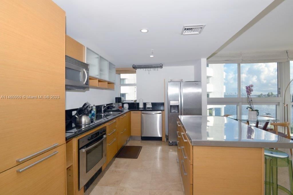 Recently Rented: $4,990 (3 beds, 2 baths, 1771 Square Feet)