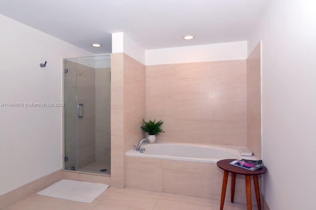 Recently Rented: $4,990 (3 beds, 2 baths, 1771 Square Feet)