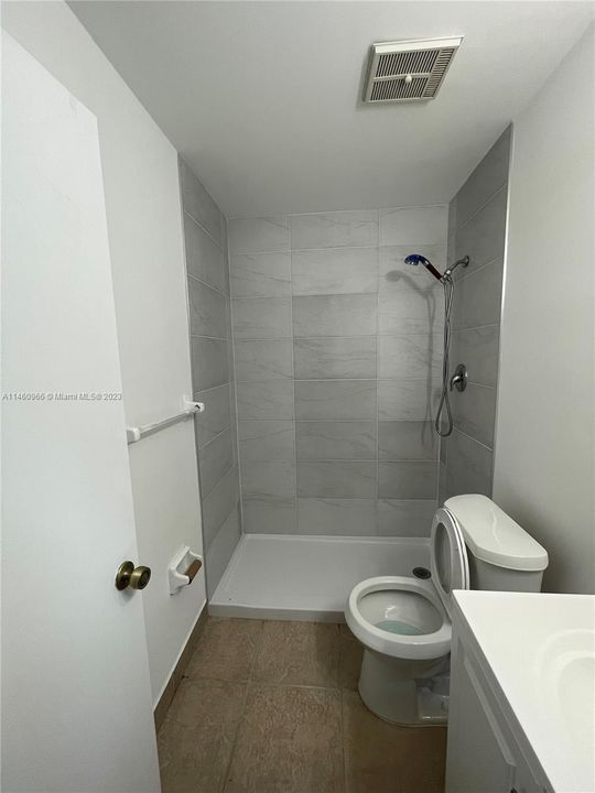 Recently Rented: $1,980 (2 beds, 2 baths, 1032 Square Feet)