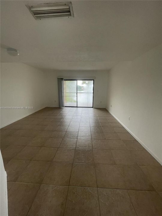 Recently Rented: $1,980 (2 beds, 2 baths, 1032 Square Feet)