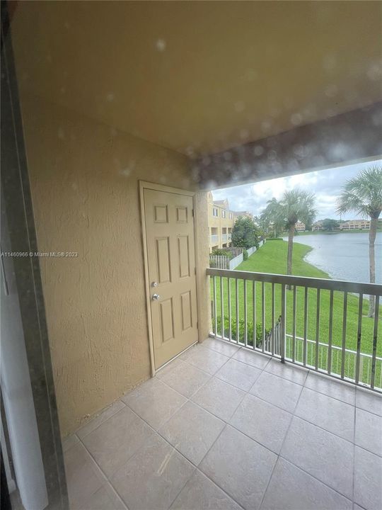 Recently Rented: $1,980 (2 beds, 2 baths, 1032 Square Feet)