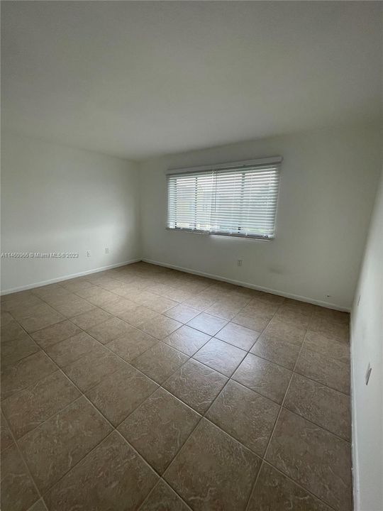 Recently Rented: $1,980 (2 beds, 2 baths, 1032 Square Feet)