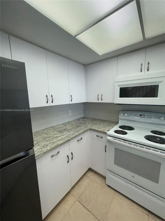 Recently Rented: $1,980 (2 beds, 2 baths, 1032 Square Feet)