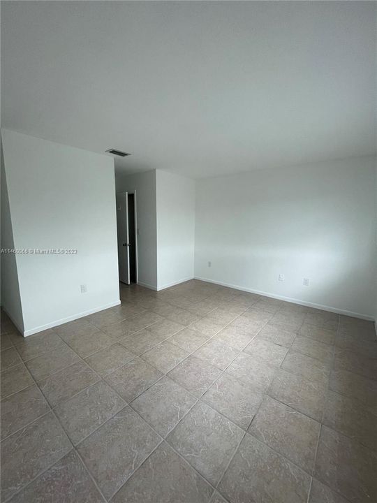 Recently Rented: $1,980 (2 beds, 2 baths, 1032 Square Feet)
