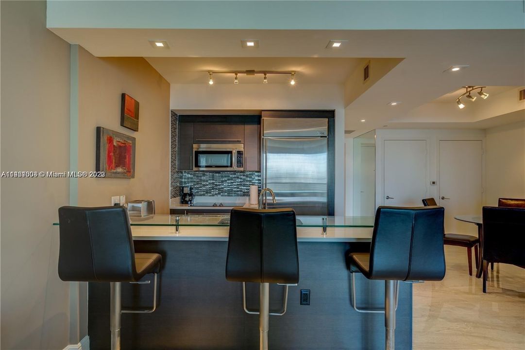 Recently Rented: $3,599 (1 beds, 1 baths, 806 Square Feet)