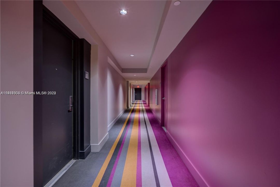 Recently Rented: $3,599 (1 beds, 1 baths, 806 Square Feet)