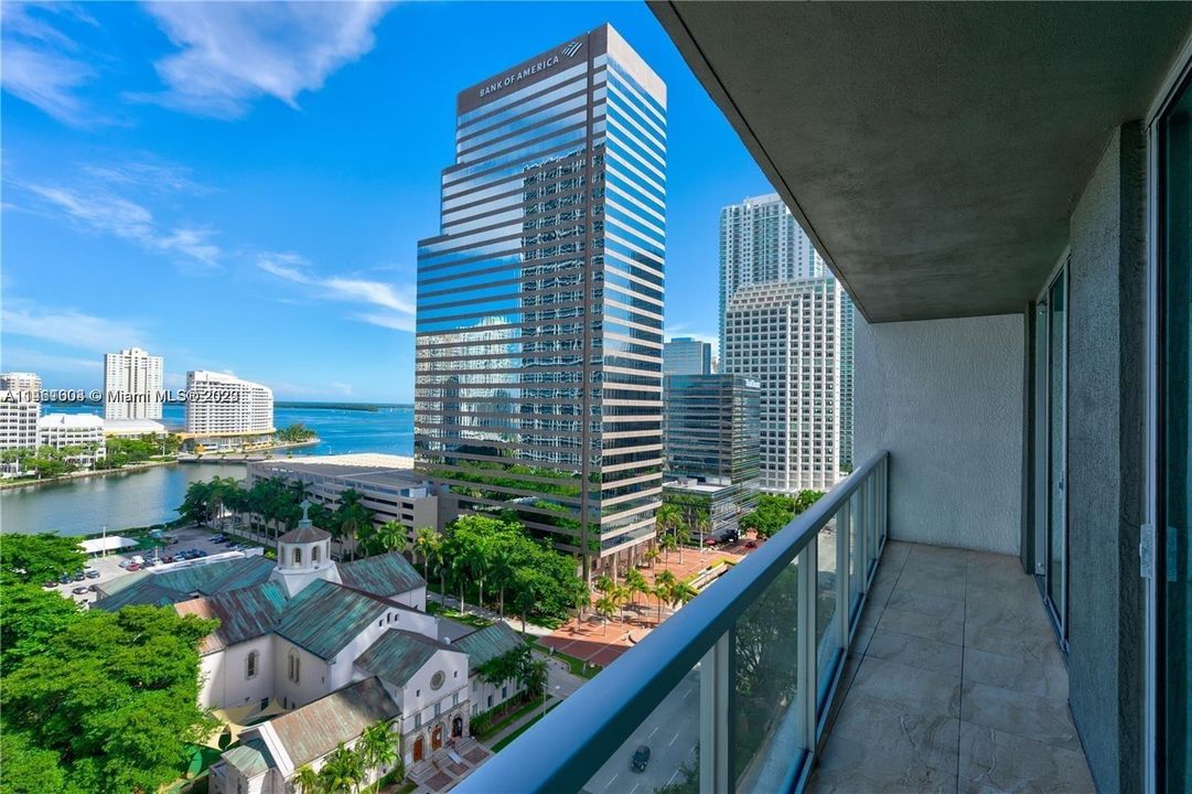 Recently Rented: $3,599 (1 beds, 1 baths, 806 Square Feet)