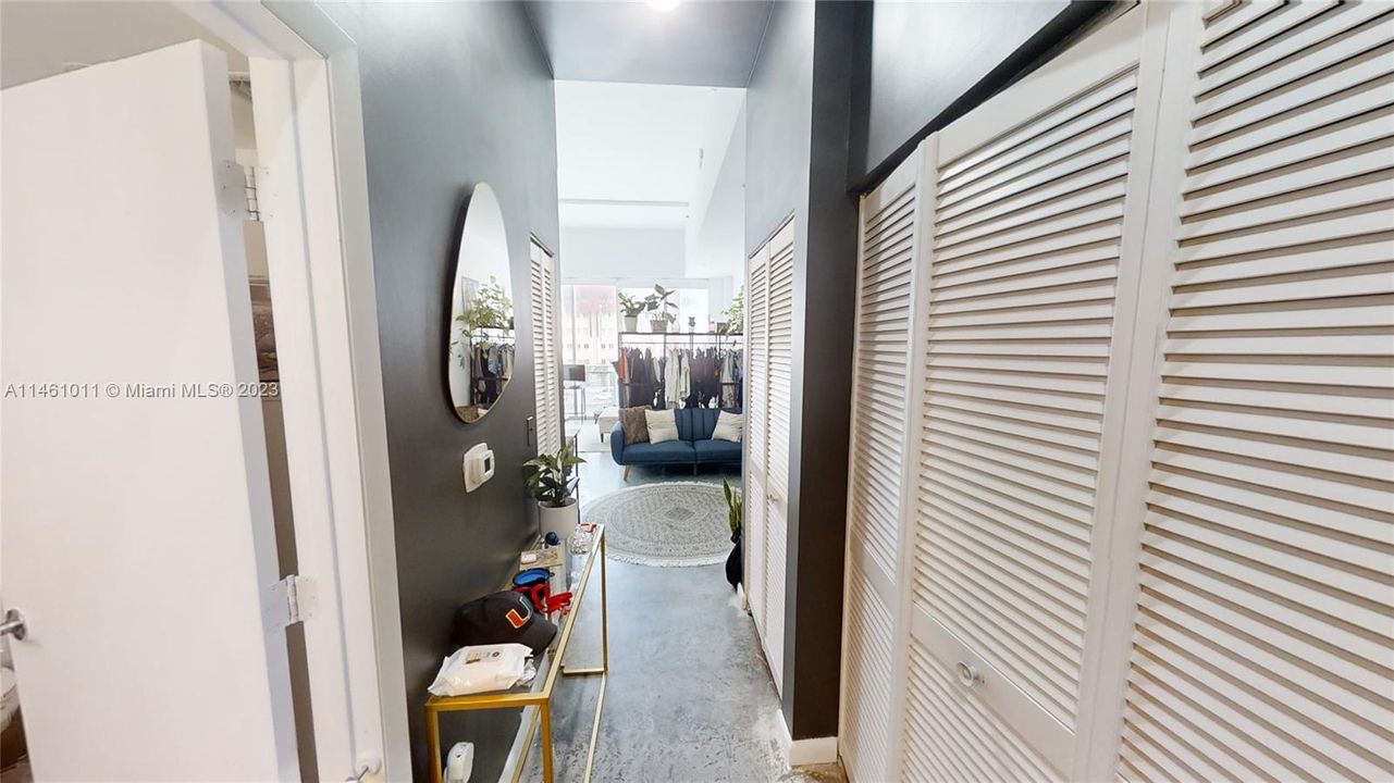 Recently Rented: $2,050 (0 beds, 1 baths, 501 Square Feet)