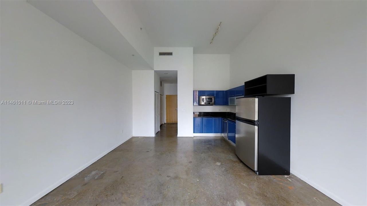 Recently Rented: $2,050 (0 beds, 1 baths, 501 Square Feet)