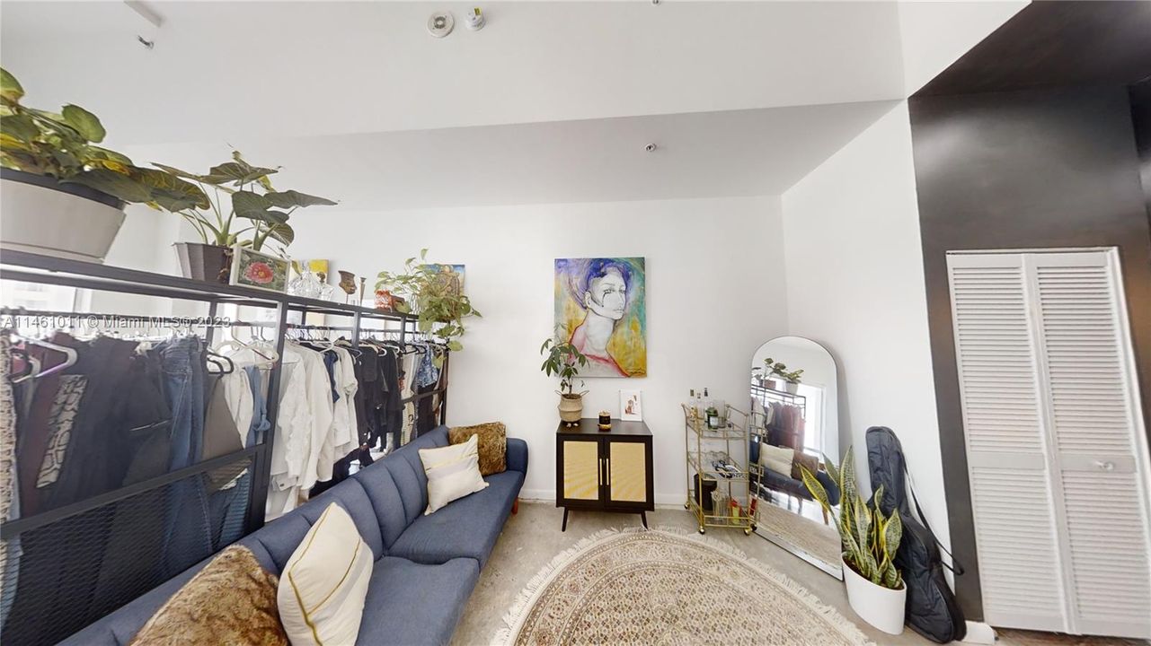 Recently Rented: $2,050 (0 beds, 1 baths, 501 Square Feet)