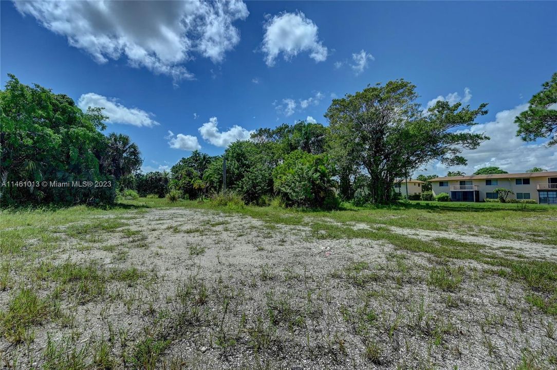 Vendido Recientemente: $370,000 (1.29 acres)