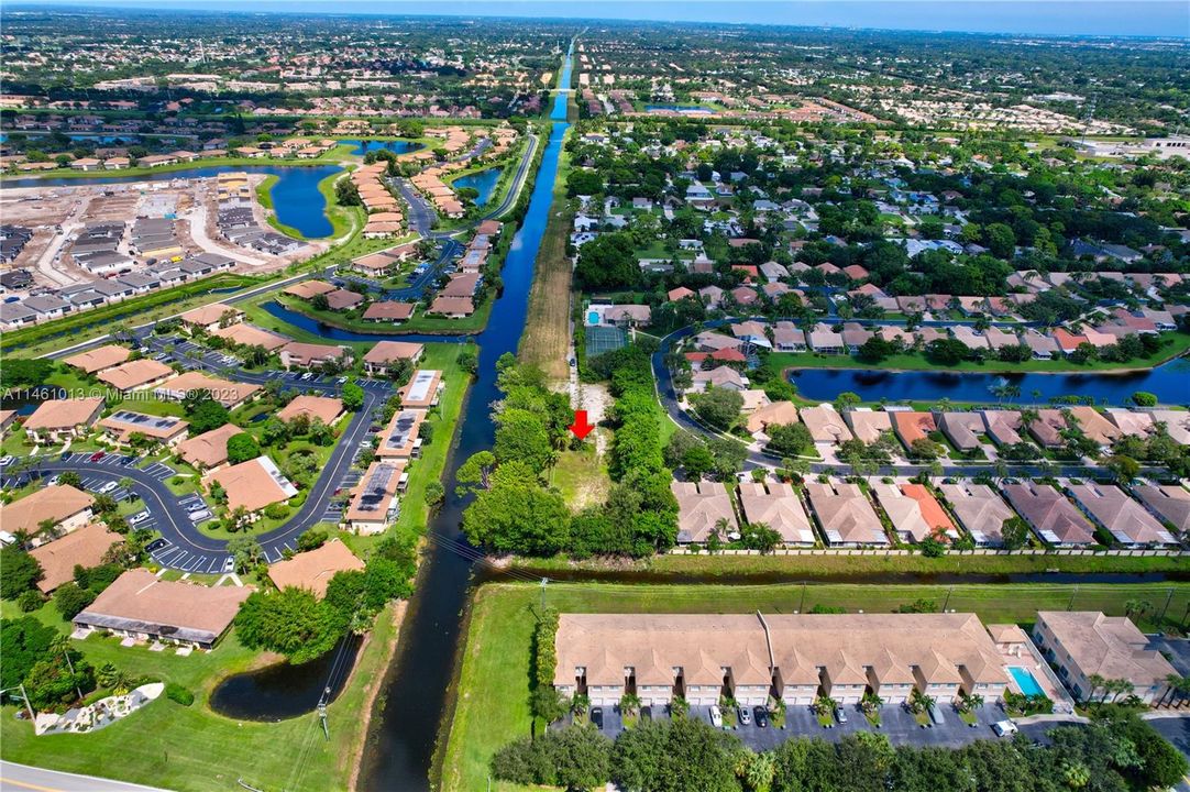 Vendido Recientemente: $370,000 (1.29 acres)