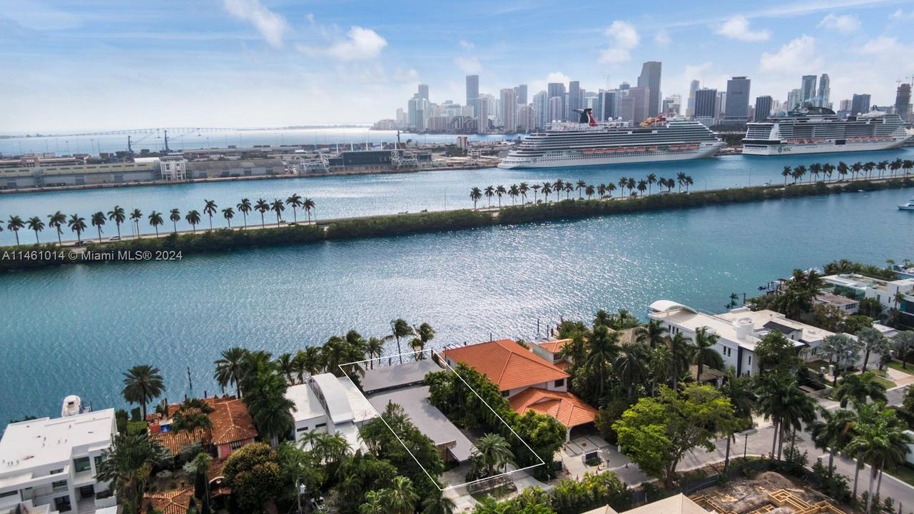 Недавно продано: $6,899,000 (4 спален, 2 ванн, 3086 Квадратных фут)