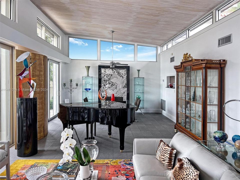 Недавно продано: $6,899,000 (4 спален, 2 ванн, 3086 Квадратных фут)