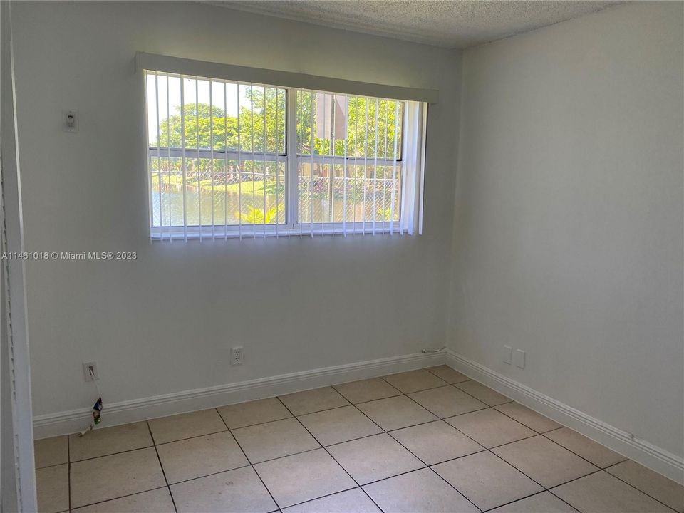 Recently Rented: $2,050 (3 beds, 2 baths, 1081 Square Feet)