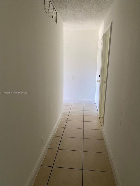 Recently Rented: $2,050 (3 beds, 2 baths, 1081 Square Feet)